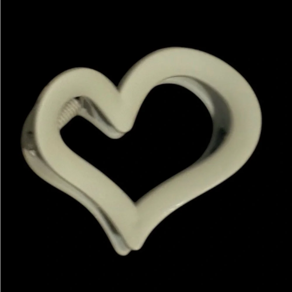 2 New Heart-Shaped Hair Claw Clips